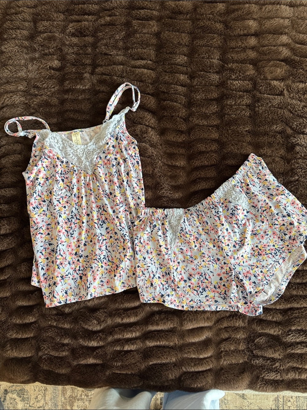 Jessica Simpson White Multicolor Floral Lace-Trim Cami & Shorts Sleep Set
